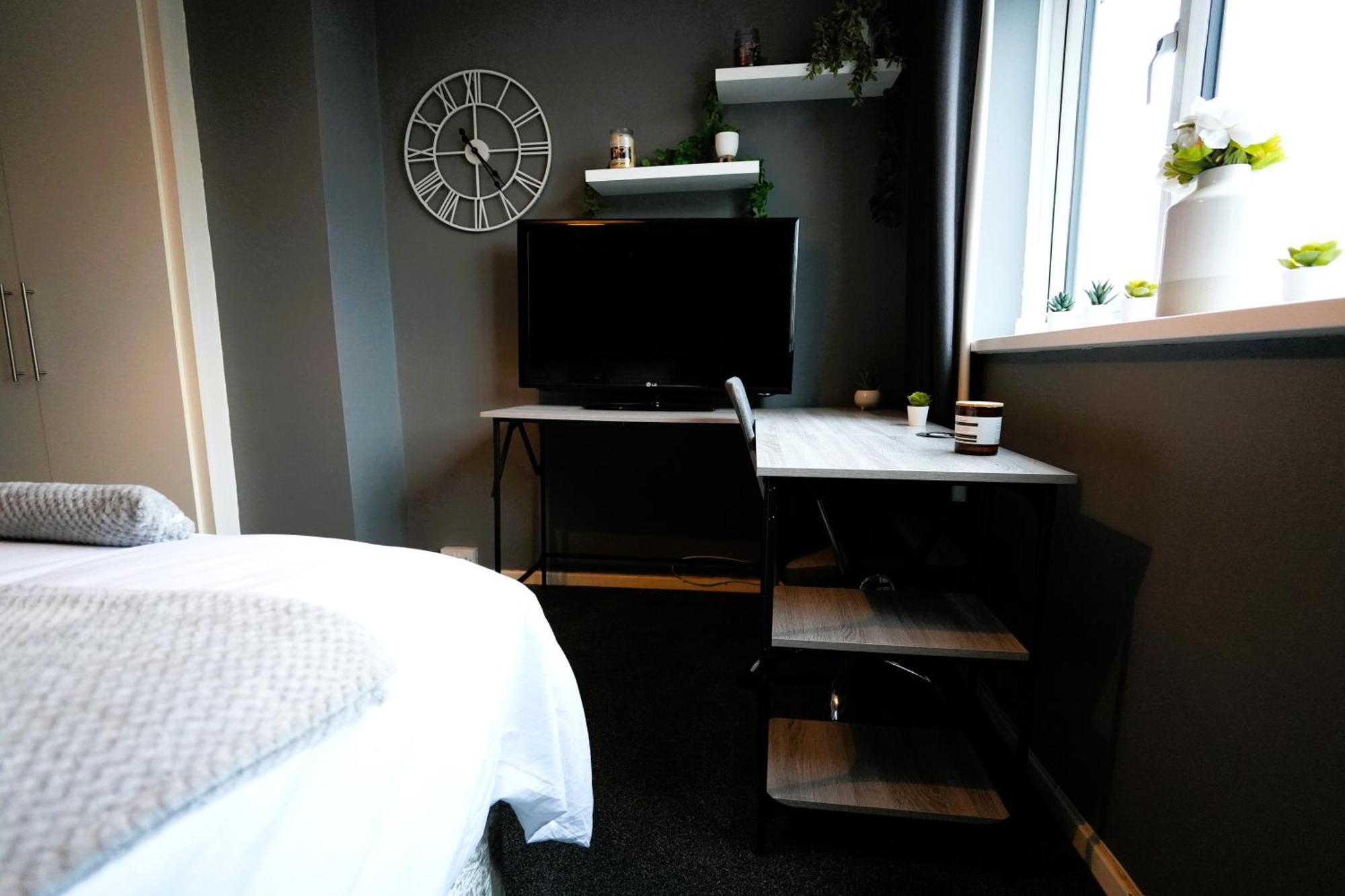 Detached Homestay - Super, King & Double Rooms - Leyland, Preston, Chorley, Lancashire Buitenkant foto